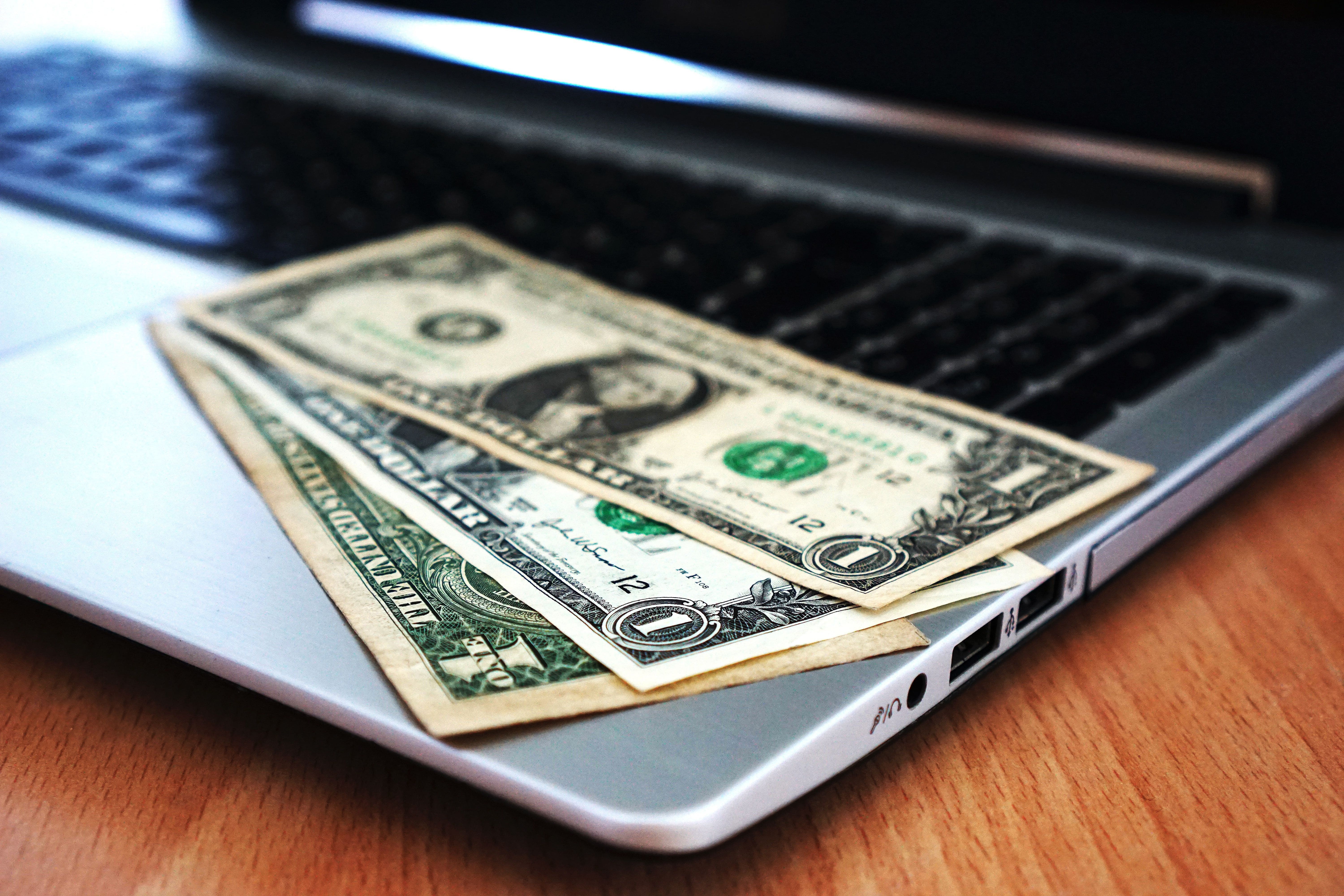 How to Build a Niche Food Blog That Actually Earns (Step by Step) featured image